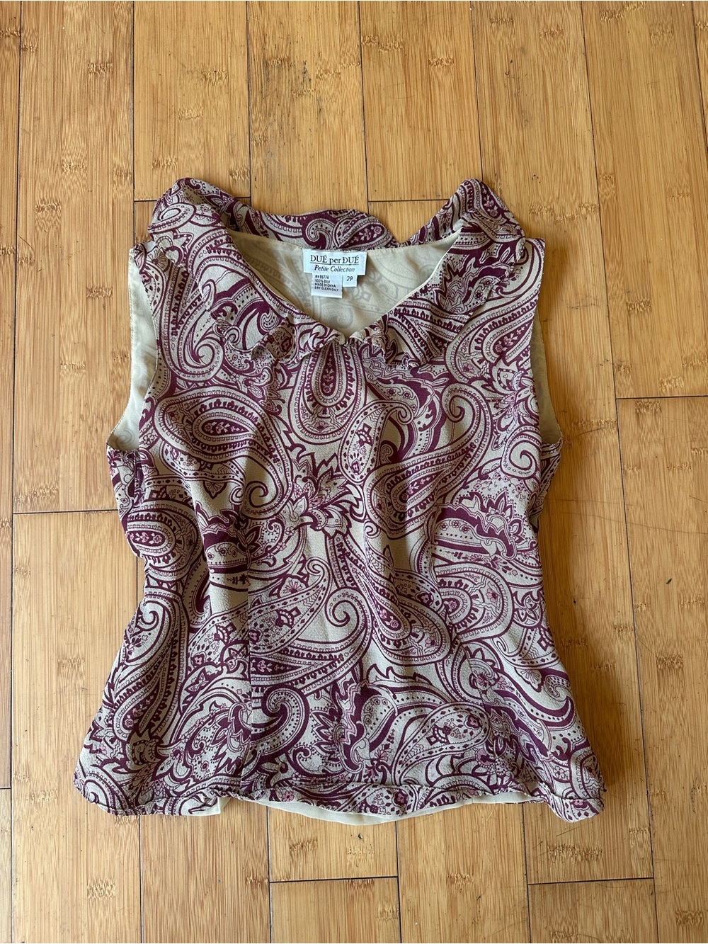 100% Silk Due Per Due Paisley Sleeveless Blouse